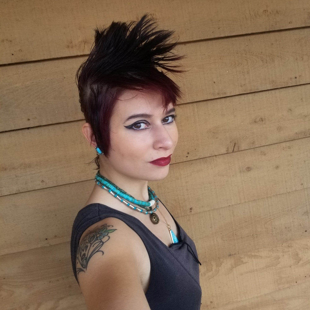 Meet your Posher, Solar Punk Gallina